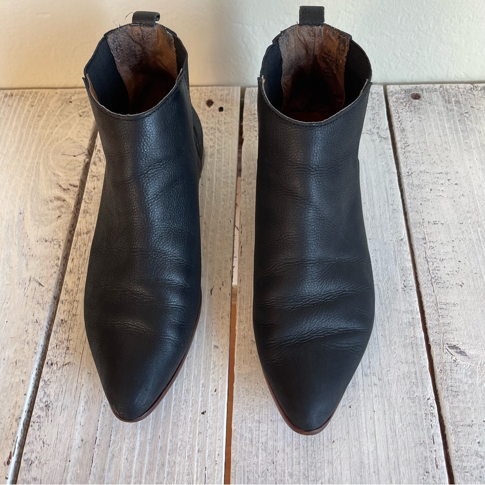 Gap Women’s Black Leather Ankle Boots size 7.5 - Picture 3 of 9